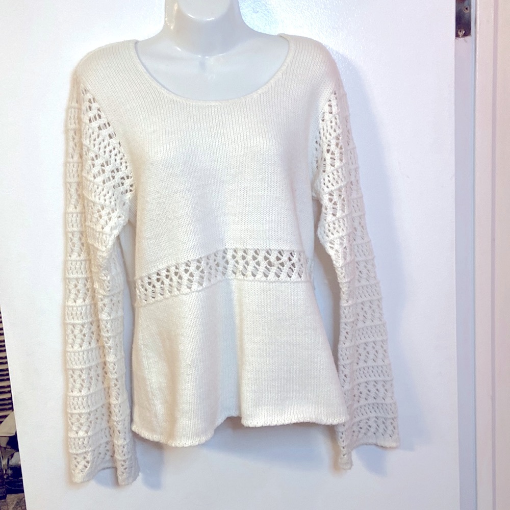 Massimo Cream Scoop Neck Crochet Sleeve Sweater EUC